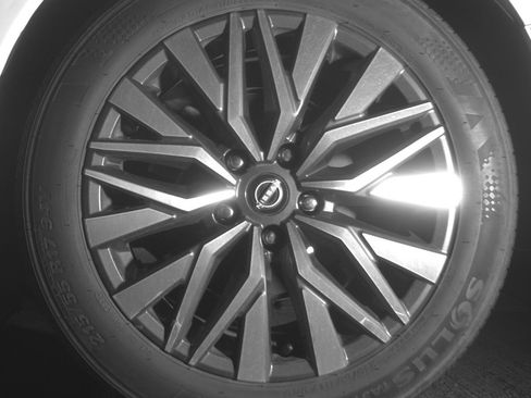 Used 2025 Nissan Altima 2.5 SV FWD image 14