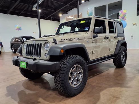 Used 2017 Jeep Wrangler Unlimited Rubicon w/ Connectivity Group AWD/4WD image 3