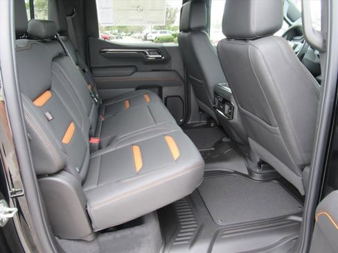 New 2026 GMC Sierra 1500 AT4 w/ AT4 Premium Package AWD/4WD image 32