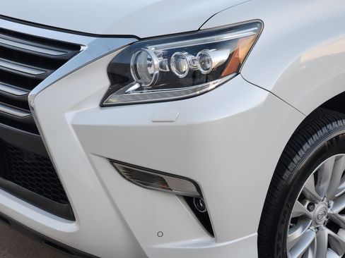 Used 2015 Lexus GX 460 image 8