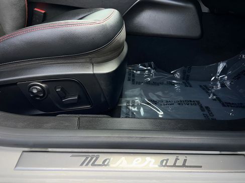 Used 2019 Maserati Ghibli S Q4 AWD/4WD image 35