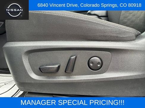 Used 2024 Nissan Pathfinder SV FWD image 36