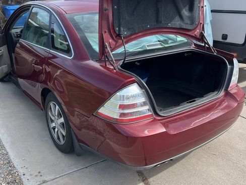 Used 2008 Ford Taurus SEL image 3