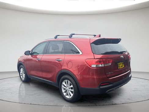 Used 2018 Kia Sorento FWD image 5