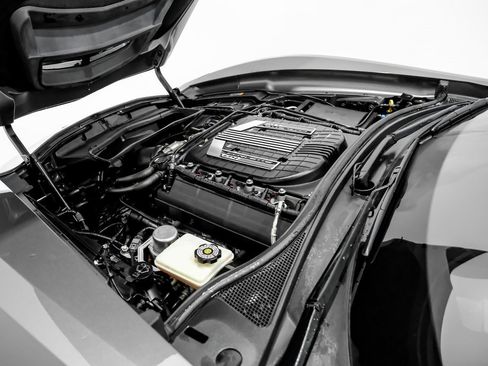 Used 2015 Chevrolet Corvette Z06 w/ 2LZ Preferred Equipment Group image 38