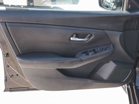 Used 2025 Nissan Sentra SV FWD image 23
