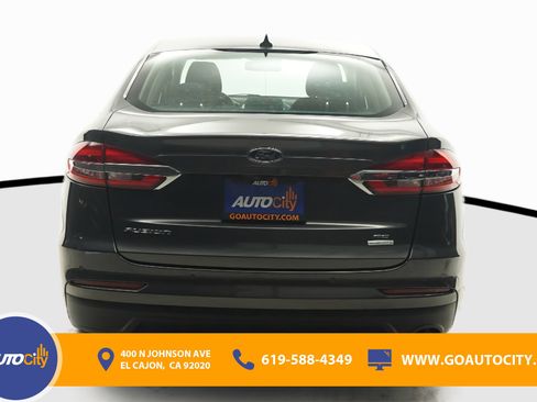 Used 2019 Ford Fusion SE FWD image 12