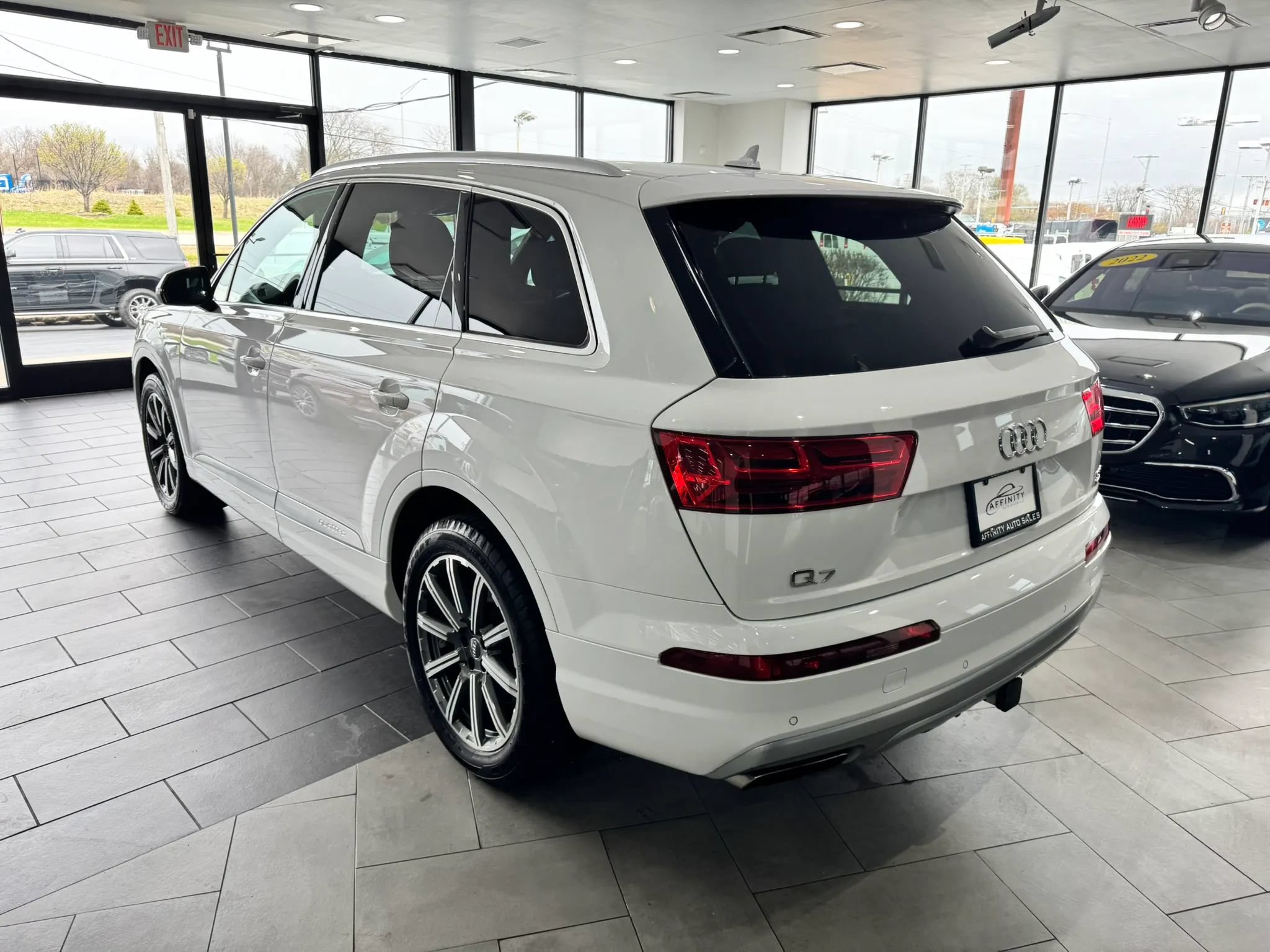 Used 2017 Audi Q7 3.0T Prestige AWD/4WD image 3
