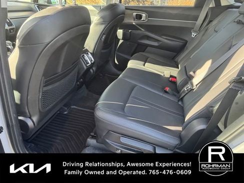 Used 2022 Kia Sorento S w/ Panoramic Sunroof Package AWD/4WD image 9