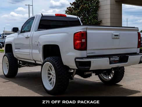 Used 2018 Chevrolet Silverado 1500 LT w/ LT Convenience Package AWD/4WD image 6
