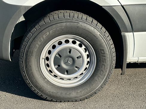 Used 2019 Mercedes-Benz Sprinter 144 Cargo image 41