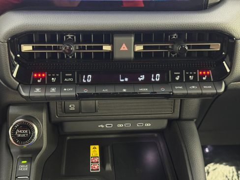 Used 2025 Toyota Land Cruiser w/ Premium Package image 31