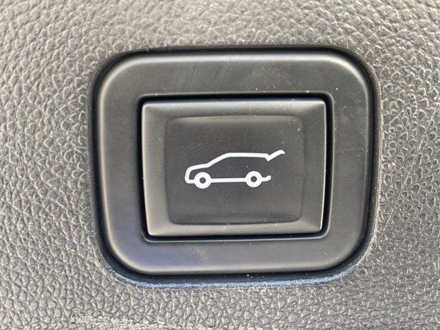 Used 2021 GMC Yukon Denali w/ Denali Ultimate Package AWD/4WD image 7