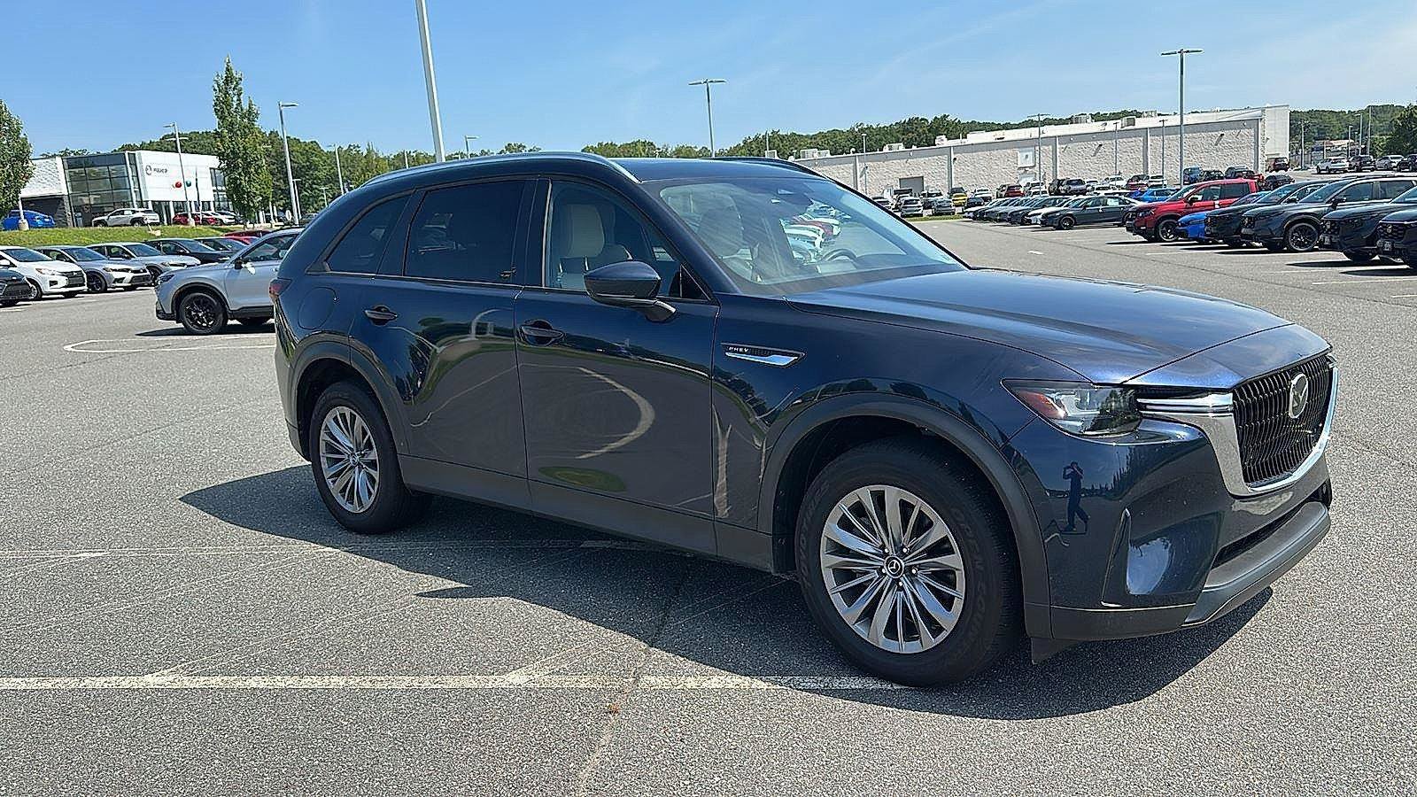 Used 2024 MAZDA CX-90 Plug-In Hybrid w/ Preferred AWD/4WD image 2