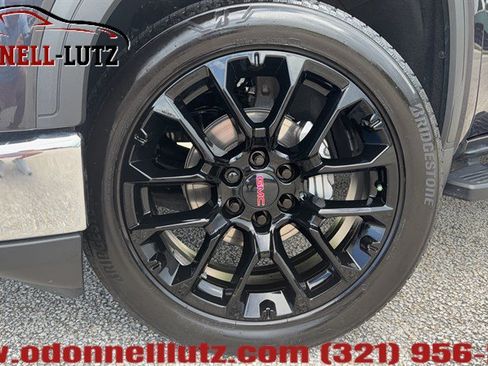 Used 2025 GMC Sierra 1500 SLT w/ SLT Premium Package RWD image 2
