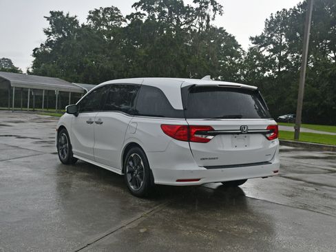 Used 2022 Honda Odyssey Elite image 3