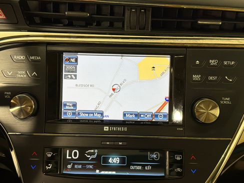 Used 2014 Toyota Avalon Limited image 3