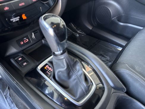 Used 2018 Nissan Rogue SL w/ Premium Package AWD/4WD image 25