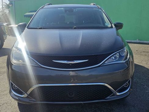 Used 2018 Chrysler Pacifica Touring-L w/ Advanced Safetytec Group FWD image 14