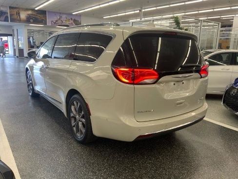 Used 2019 Chrysler Pacifica Limited w/ Tire & Wheel Group image 7