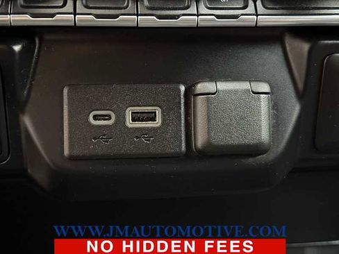 Used 2022 Chevrolet Silverado 2500 LT w/ Convenience Package image 36