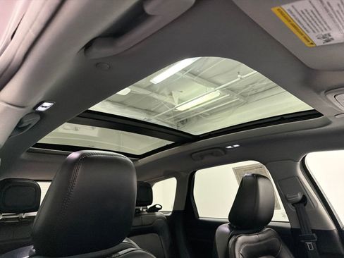 Certified 2022 Lincoln Corsair AWD w/ Premium Package image 13