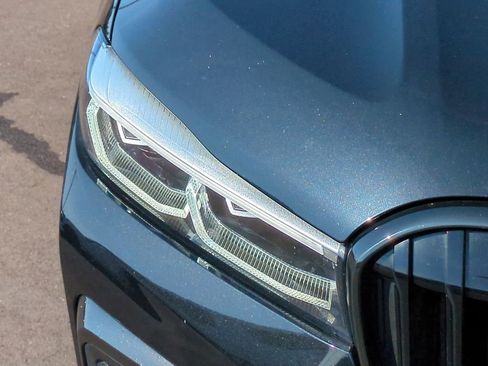 Used 2020 BMW 740i w/ M Sport Package image 9