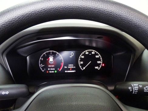 Used 2025 Honda HR-V LX image 17