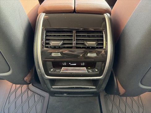 Certified 2023 BMW X7 xDrive40i w/ Executive Package image 28