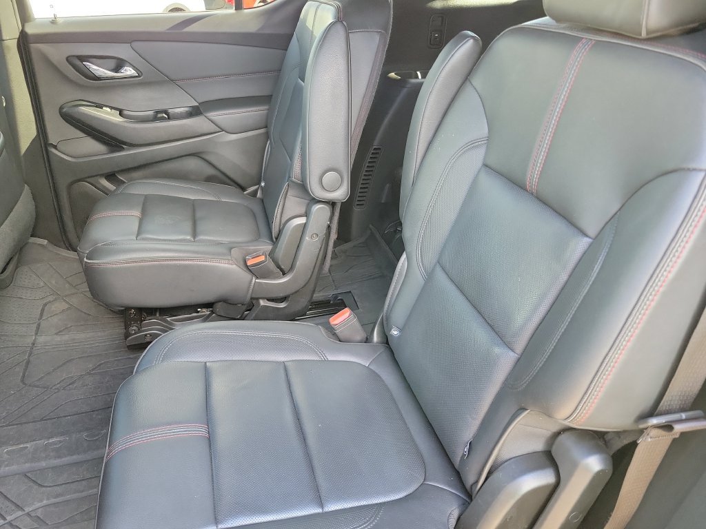 Used 2023 Chevrolet Traverse RS w/ LPO, Floor Liner Package FWD image 15