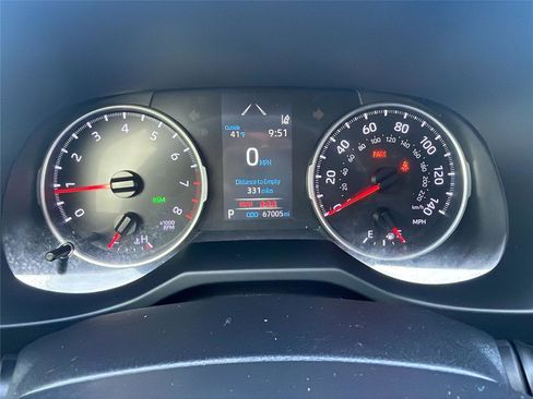 Used 2020 Toyota RAV4 XLE image 24