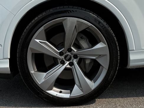 Used 2022 Audi Q7 3.0T Prestige AWD/4WD image 11