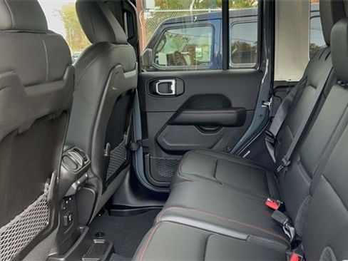 New 2026 Jeep Wrangler Unlimited Rubicon w/ Xtreme 35 Tire Package image 16