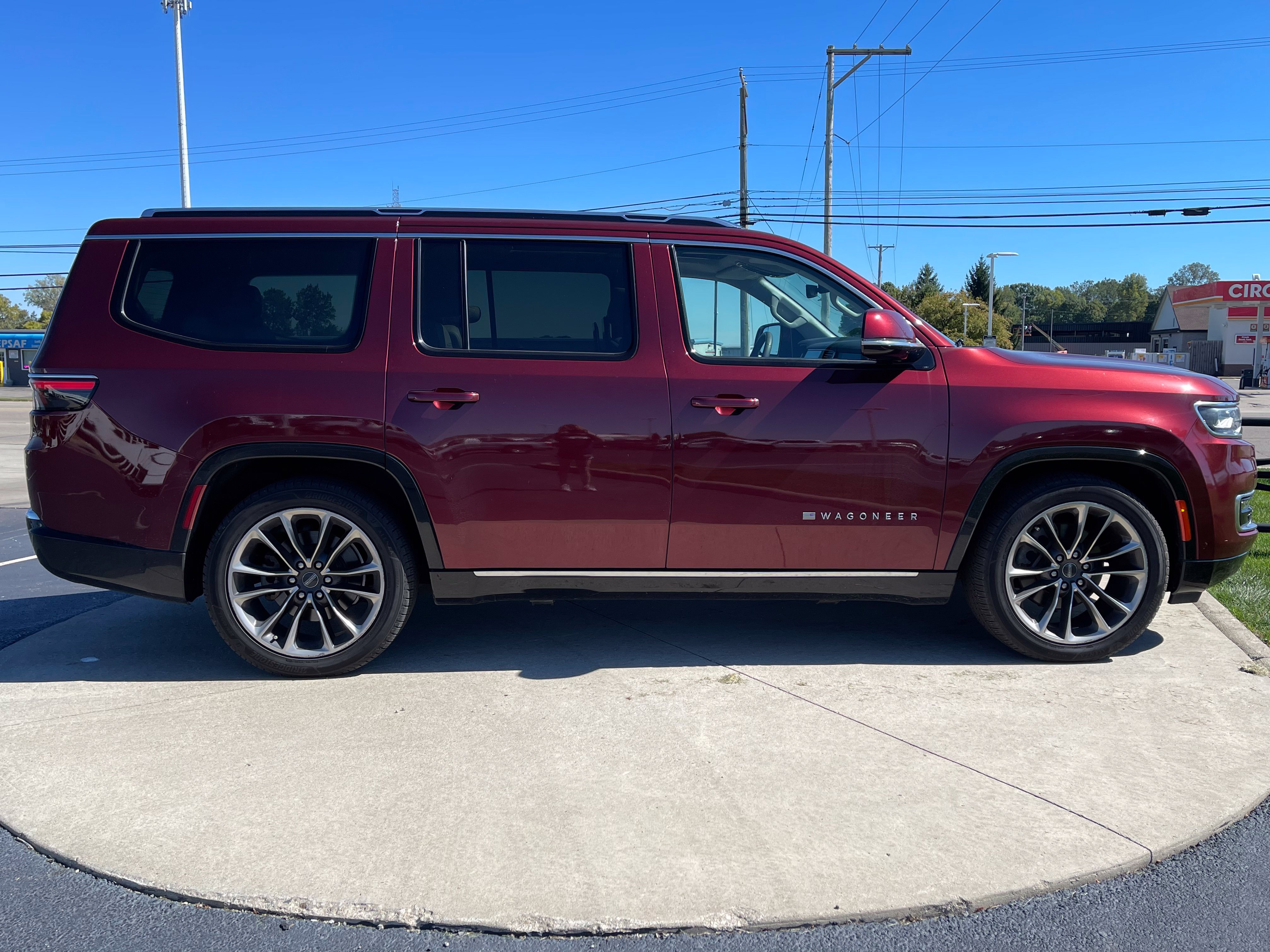 Used 2022 Jeep Wagoneer Series III w/ Premium Group I AWD/4WD image 8