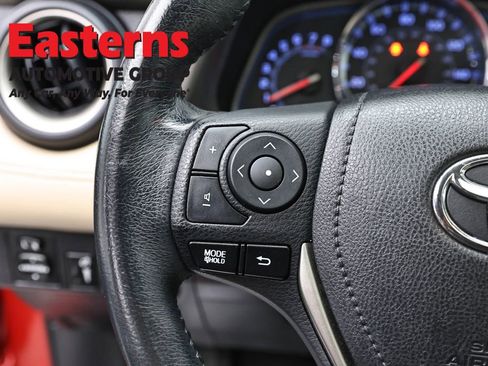 Used 2015 Toyota RAV4 Limited image 15