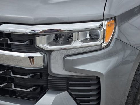 Used 2023 Chevrolet Silverado 1500 LT AWD/4WD image 9