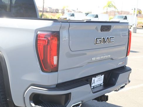 Used 2025 GMC Sierra 1500 AT4 w/ AT4 Premium Package AWD/4WD image 16