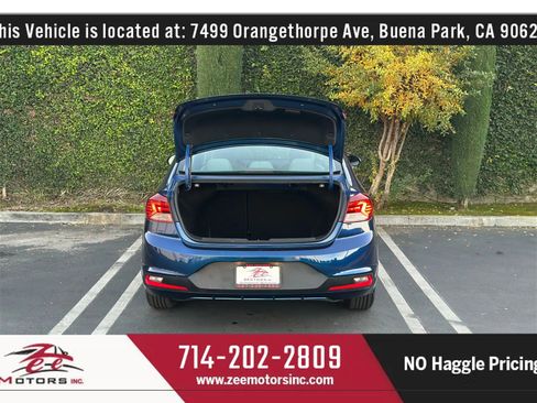 Used 2020 Hyundai Elantra SEL image 16