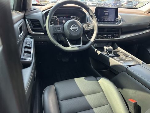 Certified 2023 Nissan Rogue SV w/ SV Premium B Package FWD image 16