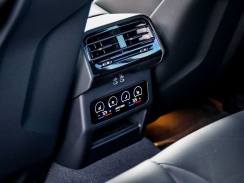 New 2026 BMW M5 Touring image 30