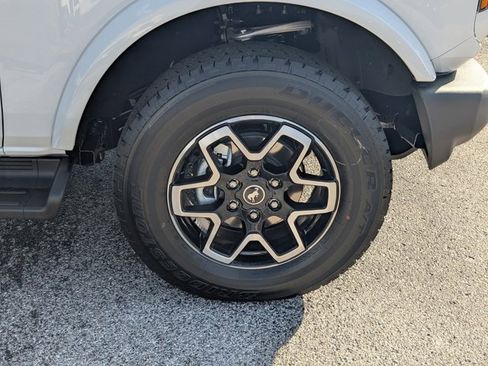 New 2025 Ford Bronco Outer Banks image 12