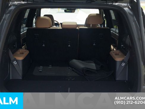 Used 2025 Hyundai Santa Fe Limited w/ Tow & Go Package AWD/4WD image 9
