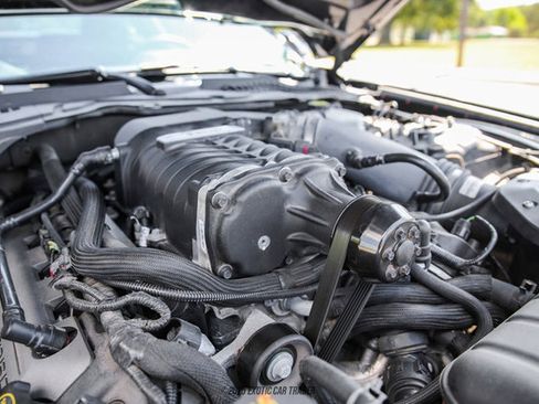 Used 2017 Ford Mustang GT image 19