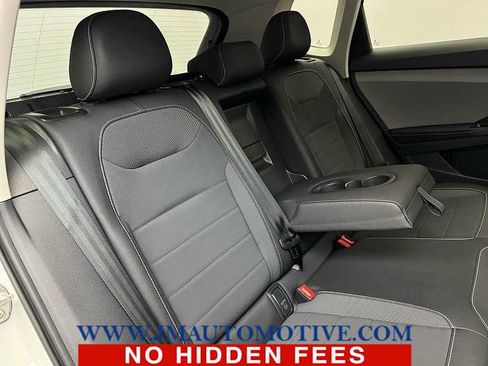 Used 2024 Volkswagen Taos SE AWD/4WD image 18