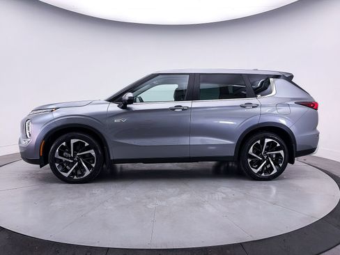 Used 2023 Mitsubishi Outlander SE AWD/4WD image 39