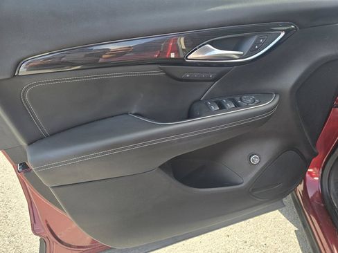 Used 2021 Buick Envision Essence w/ Sport Touring Package FWD image 21