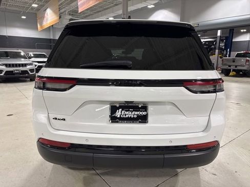 Used 2023 Jeep Grand Cherokee Altitude image 19