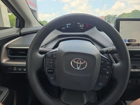 Used 2025 Toyota Prius XLE AWD/4WD image 18