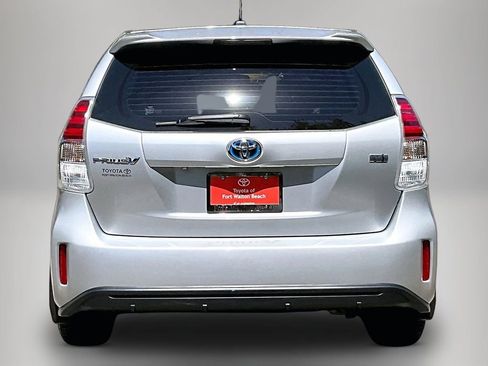 Used 2017 Toyota Prius V Four FWD image 6