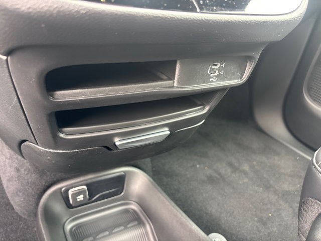 New 2027 Chrysler Pacifica Select w/ Family Tech Group FWD image 25